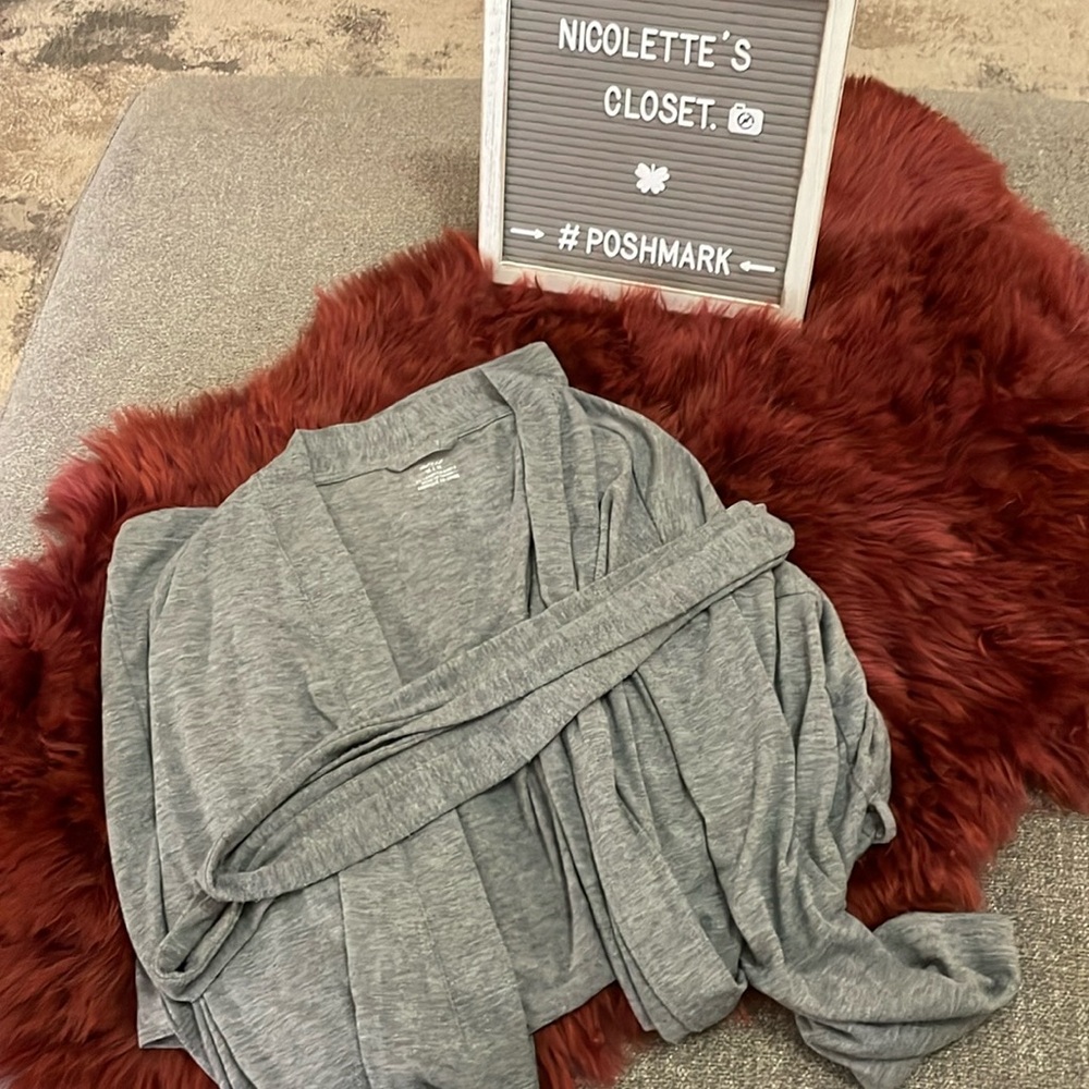 Aerie robe